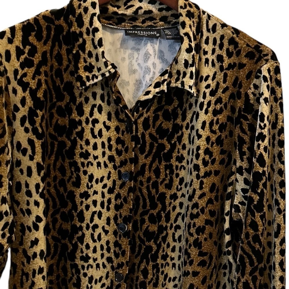 Impressions Lifestyle Long Sleeve Leopard Print Velvet Shirt